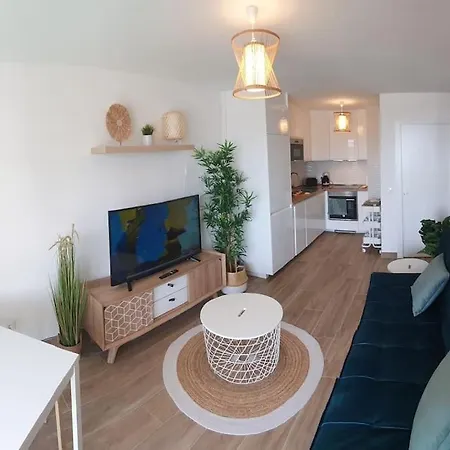 Superbe Avec Vue Mer, Piscine Et Parking Prive Gratuit